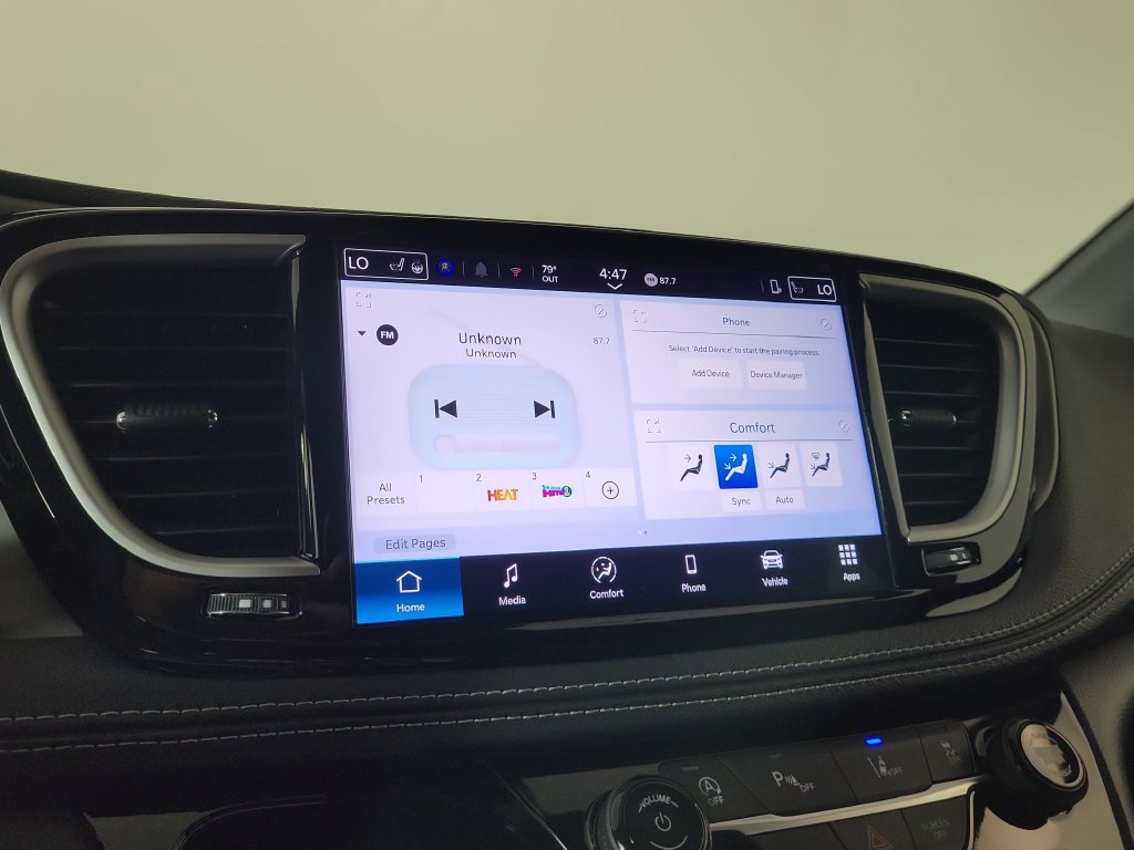 New 2027 Chrysler Pacifica Select FWD image 19