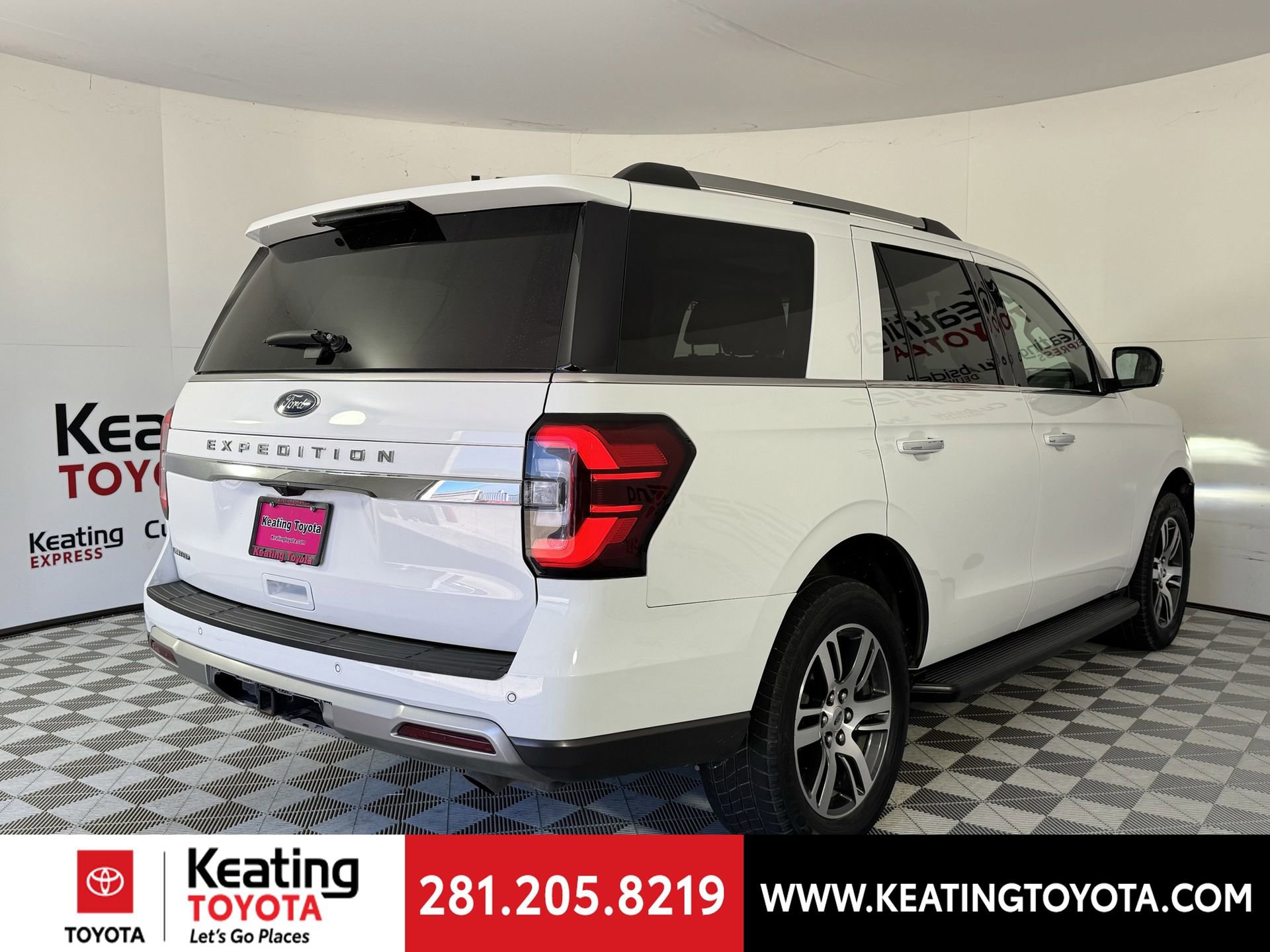 Used 2024 Ford Expedition Limited image 5