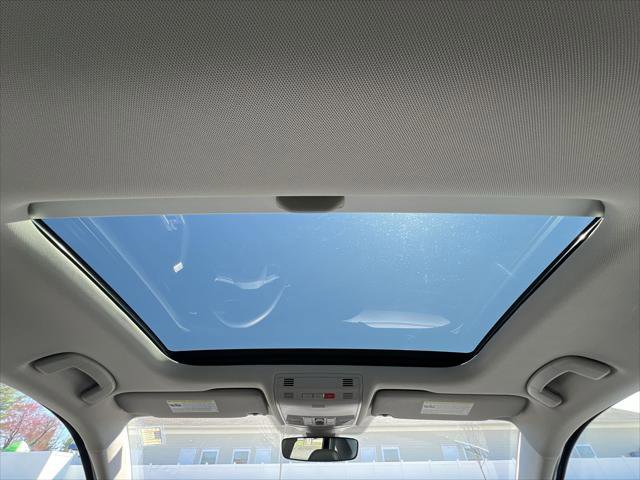 Certified 2024 Volkswagen Jetta SE w/ Panoramic Sunroof Package image 21