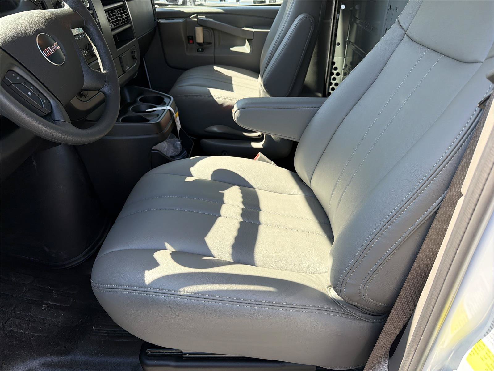 New 2025 GMC Savana 2500 w/ Driver Convenience Package RWD image 7
