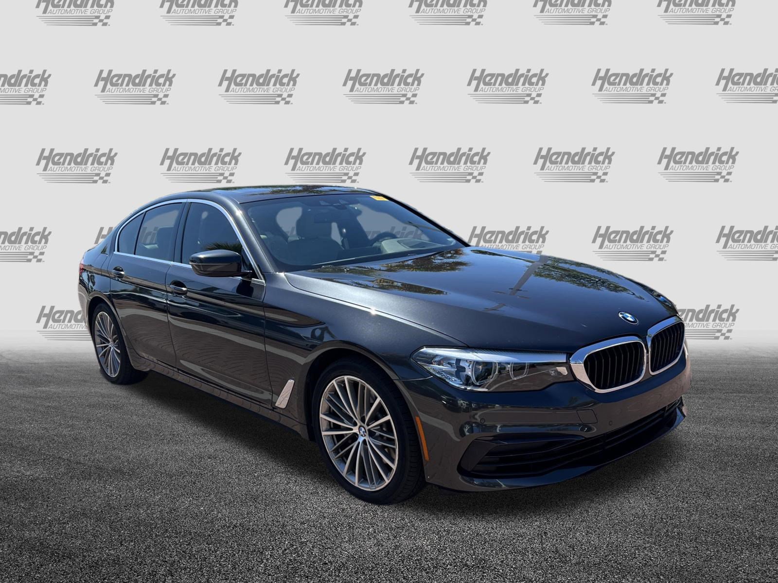 Used 2019 BMW 540i w/ Luxury Seating Package RWD image 2