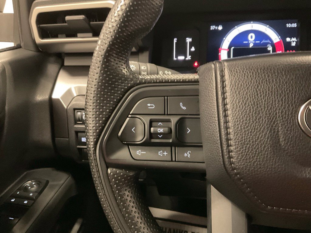 Used 2025 Toyota Tacoma SR5 AWD/4WD image 19