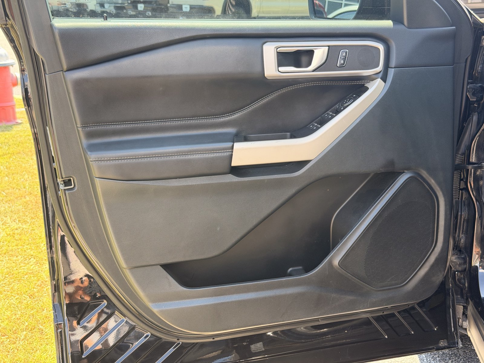 Used 2021 Ford Explorer XLT RWD image 16
