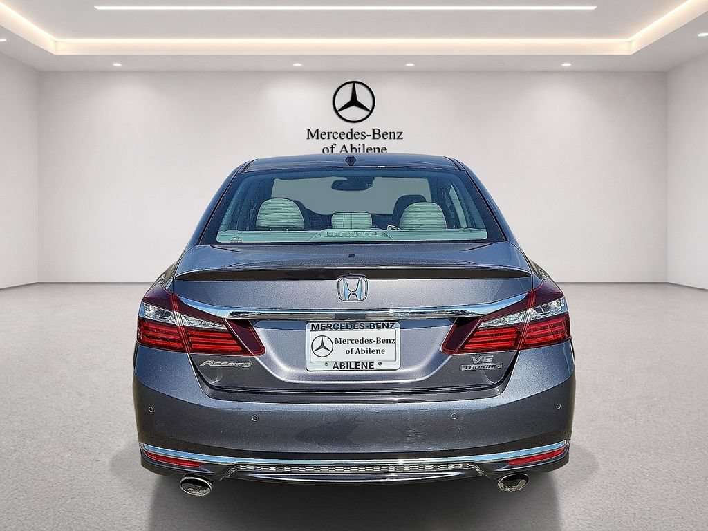 Used 2017 Honda Accord Touring image 6