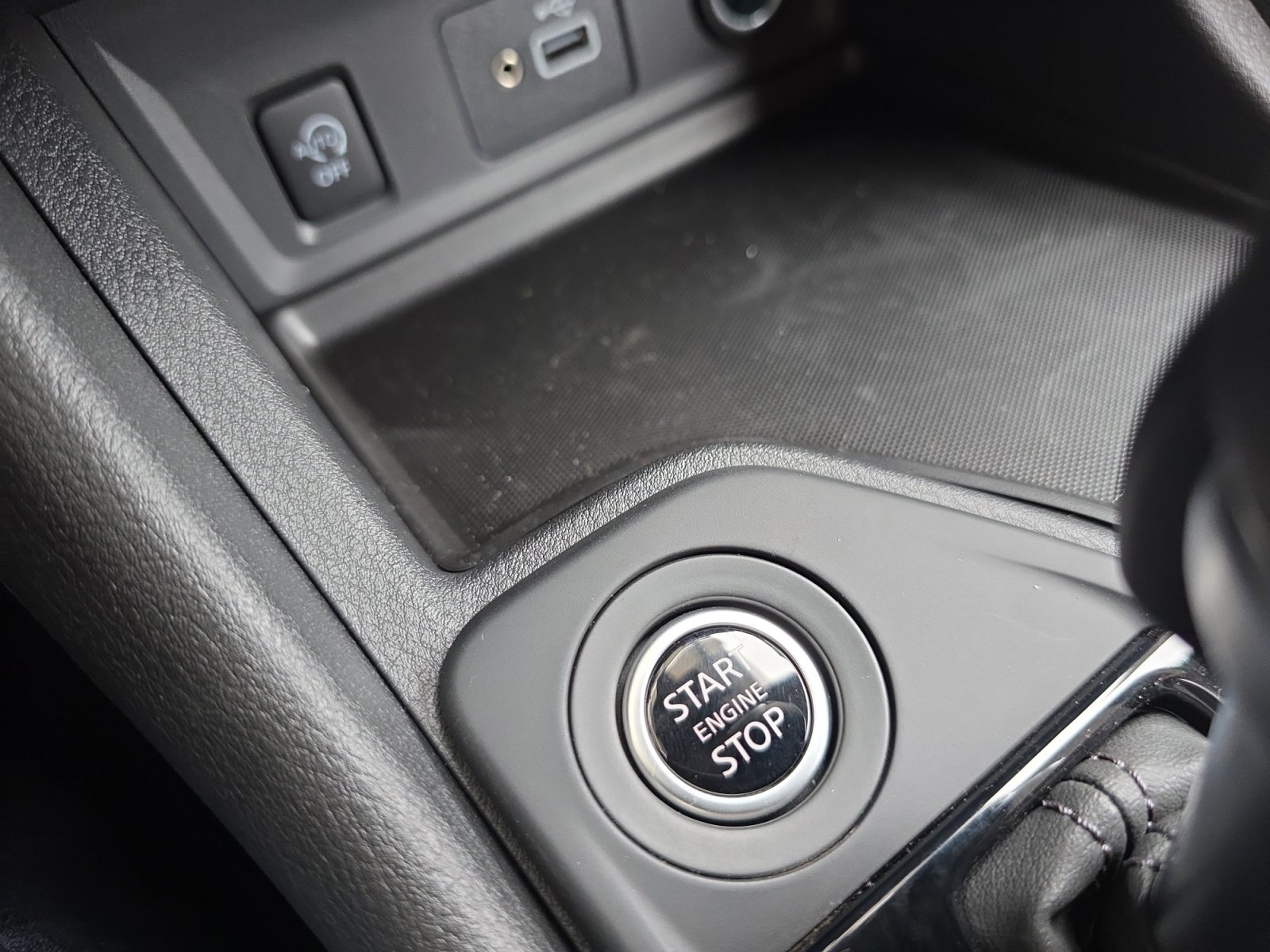 Used 2025 Nissan Sentra S FWD image 17