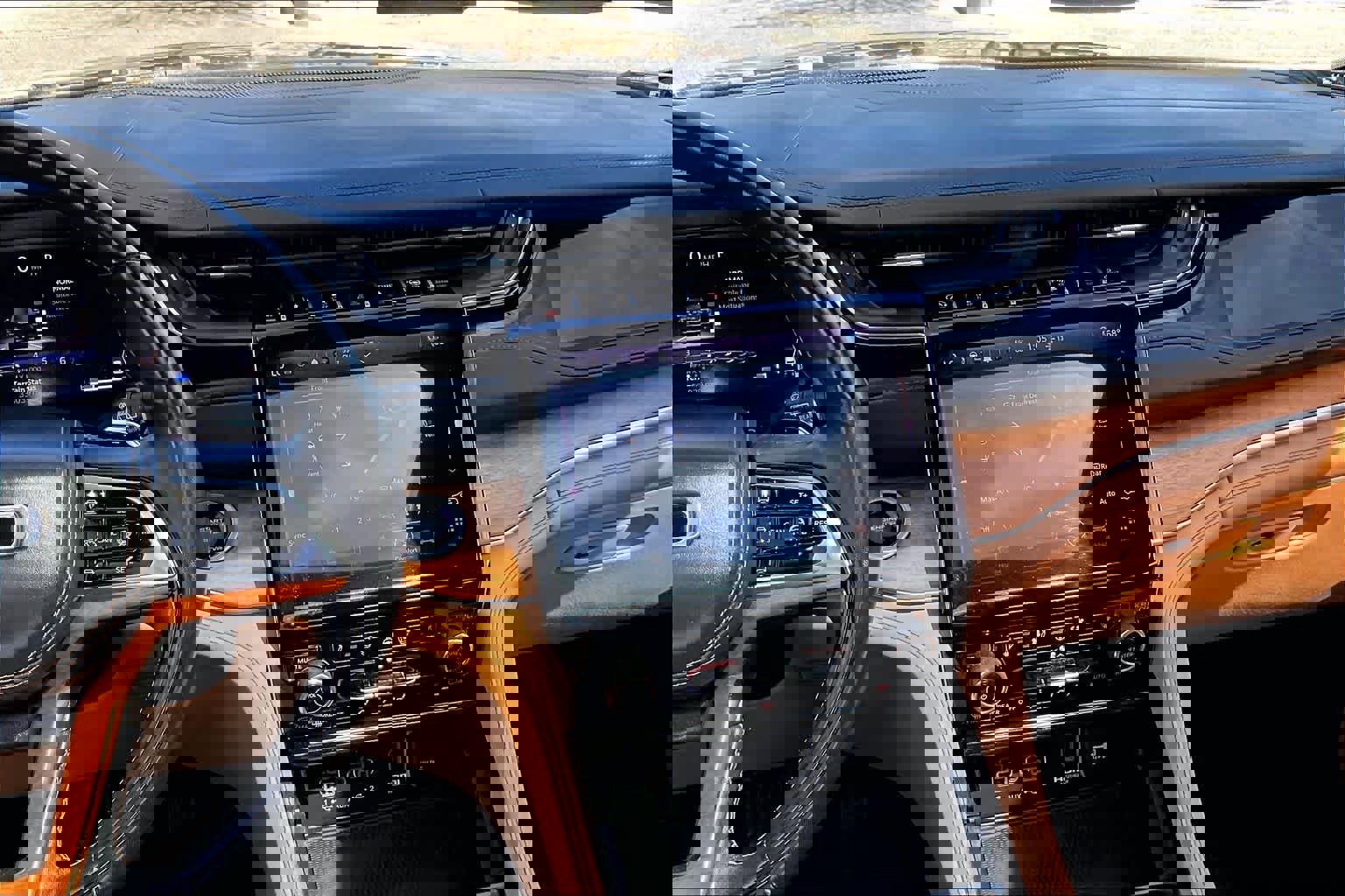 Used 2023 Jeep Grand Cherokee Summit image 7