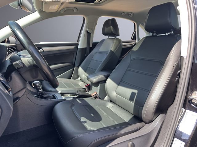 Used 2020 Volkswagen Passat 2.0T SE w/ Sunroof Package image 14