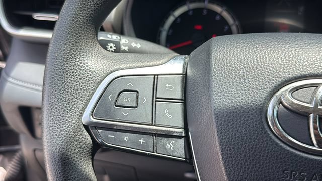 Used 2021 Toyota Highlander L FWD image 22