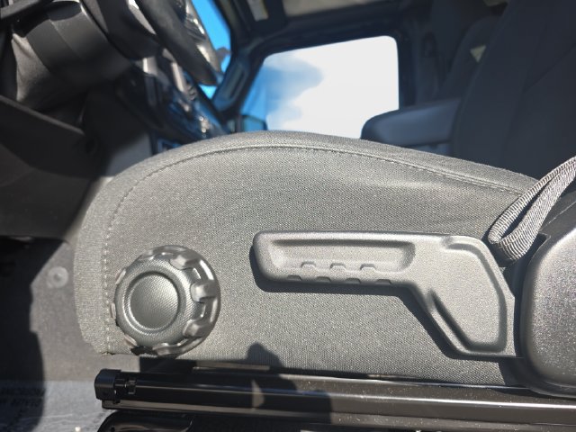 Used 2019 Jeep Wrangler Unlimited Sahara w/ Cold Weather Group AWD/4WD image 30