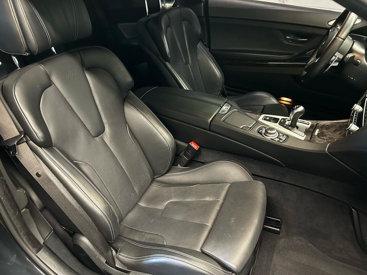 Used 2013 BMW M6 Coupe w/ Executive Pkg RWD image 17