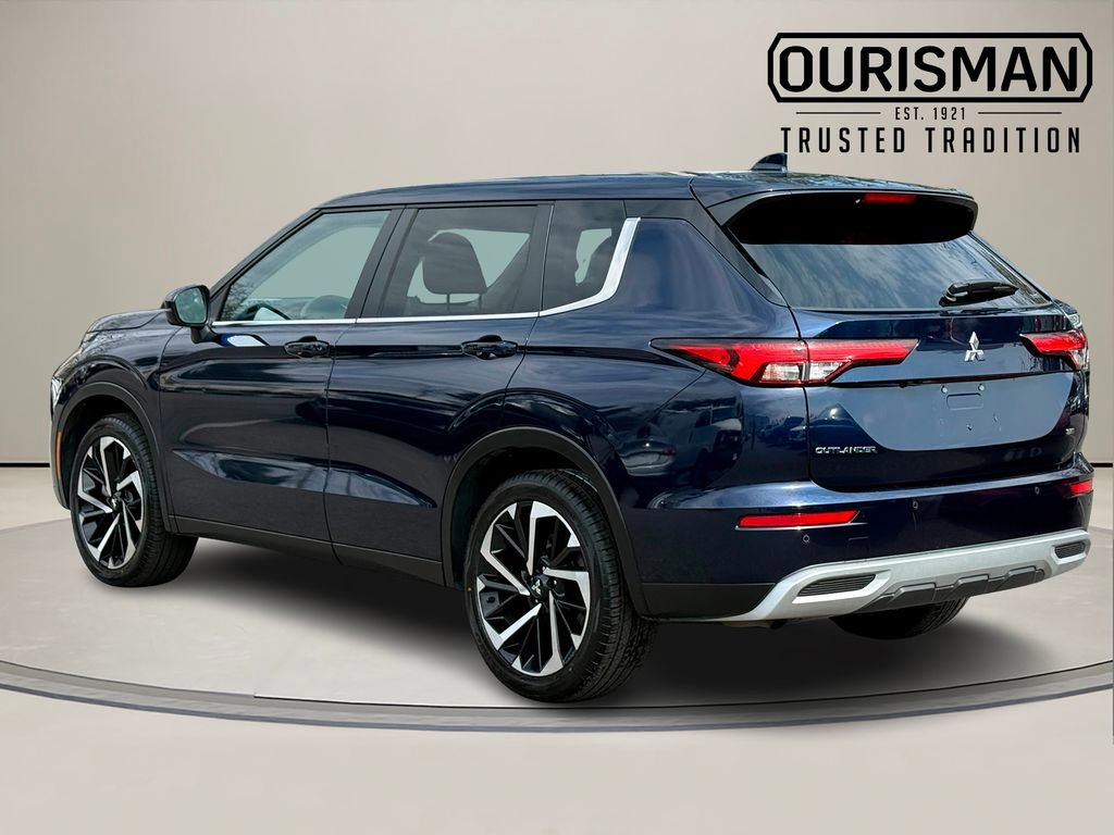 Used 2024 Mitsubishi Outlander SE image 4