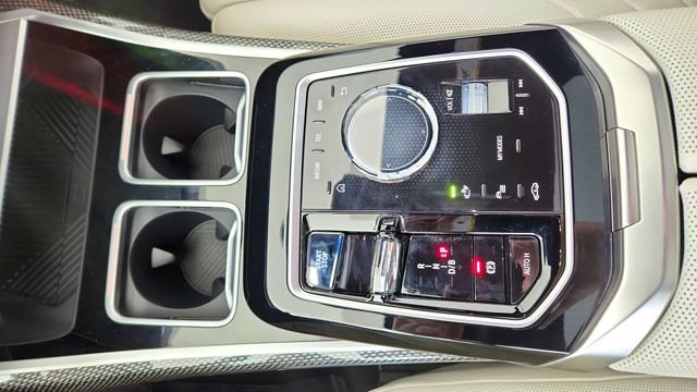 Used 2023 BMW i7 xDrive60 w/ Executive Package 2 image 50