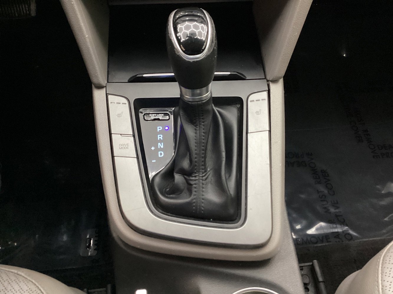 Used 2017 Hyundai Elantra Limited image 36