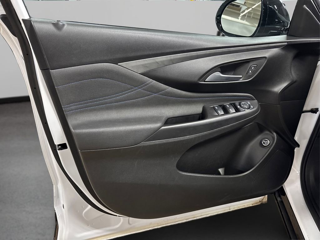 Used 2025 Buick Envista Sport Touring w/ Convenience I Package image 23