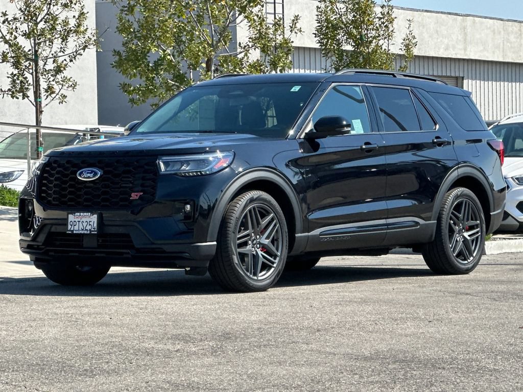 Certified 2025 Ford Explorer ST AWD/4WD image 7