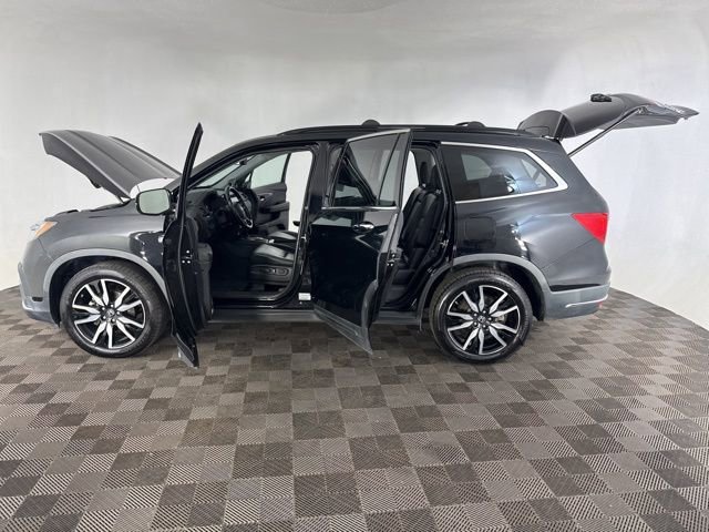 Used 2019 Honda Pilot Touring image 12