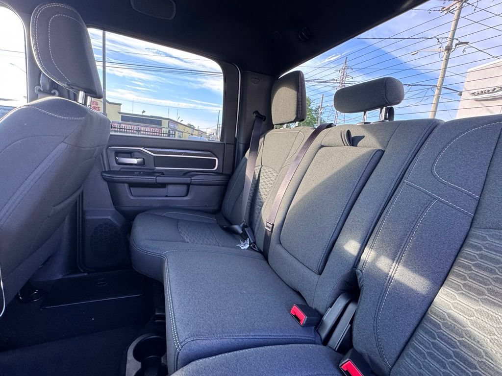 New 2026 RAM 2500 Big Horn AWD/4WD image 17