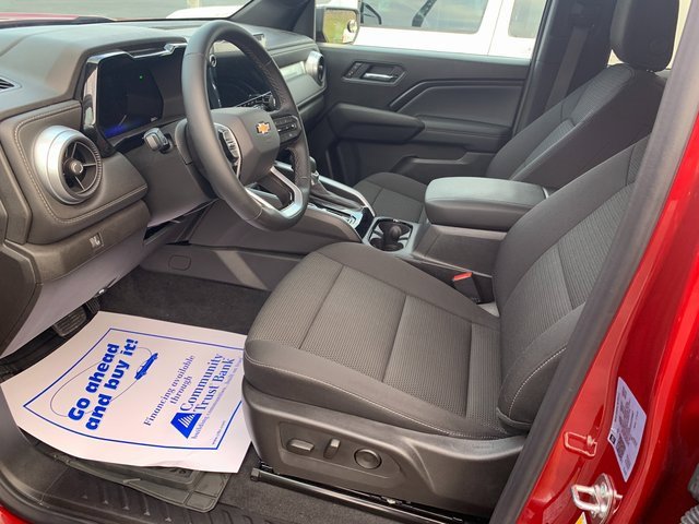 Used 2025 Chevrolet Colorado LT image 6