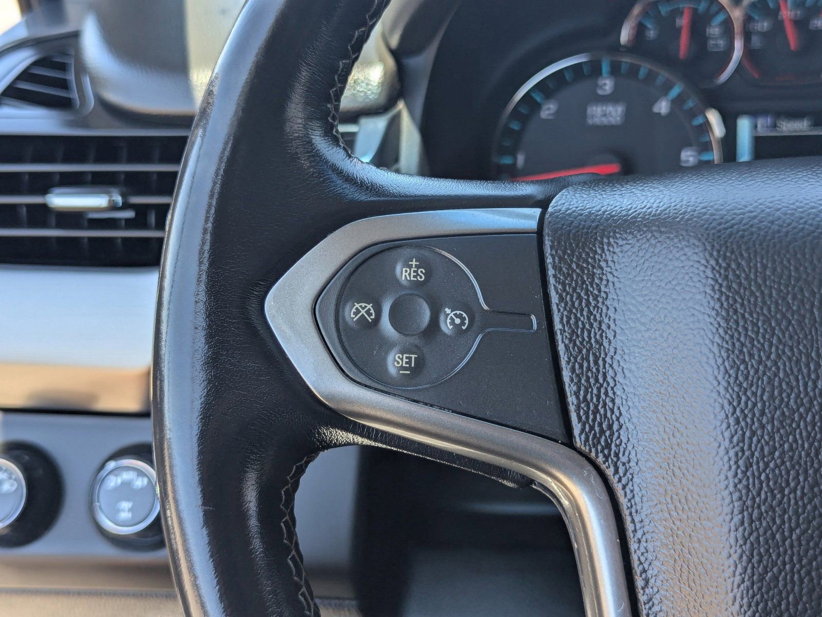 Used 2019 Chevrolet Tahoe LS AWD/4WD image 23
