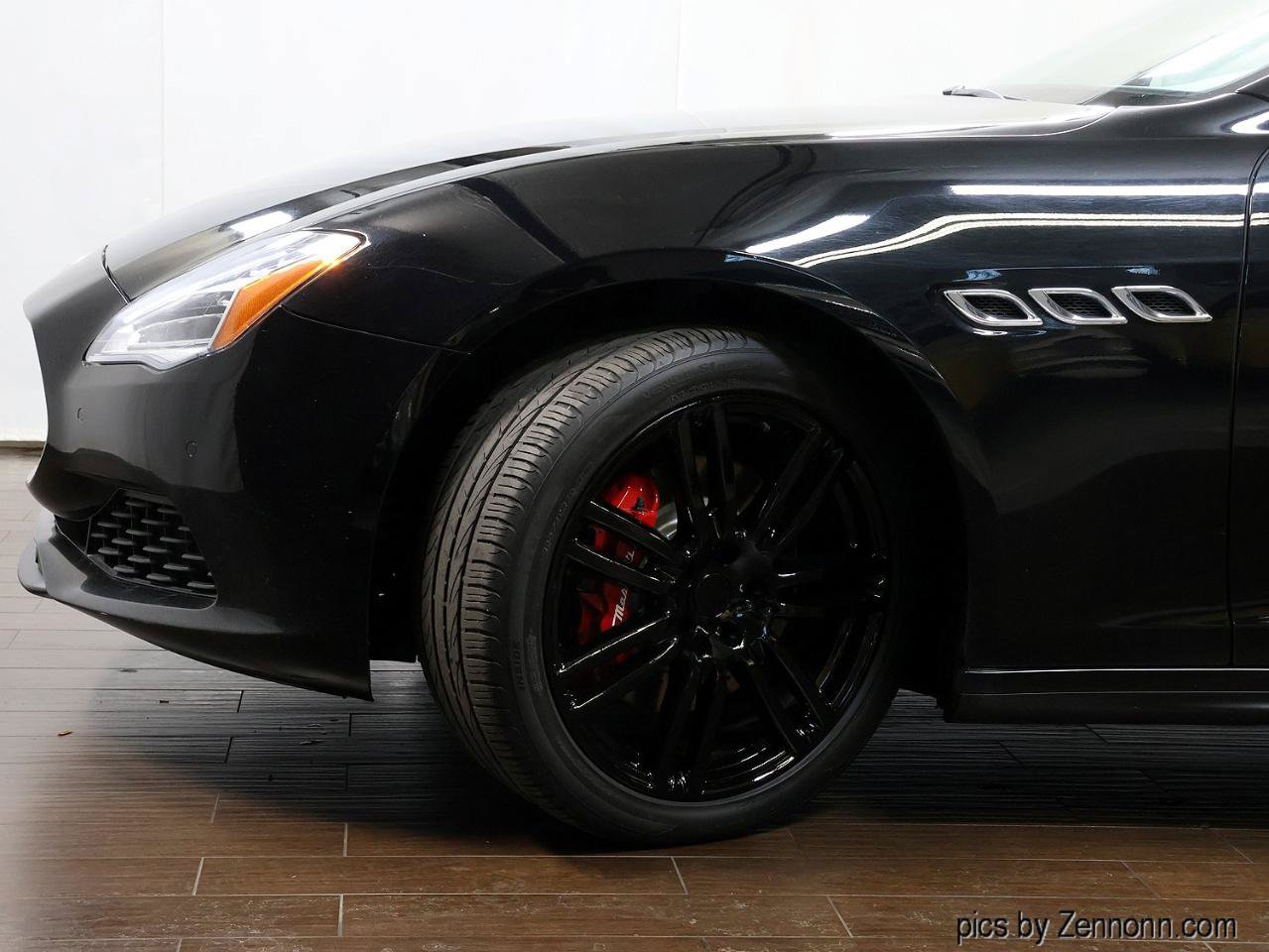 Used 2018 Maserati Quattroporte S Q4 AWD/4WD image 24