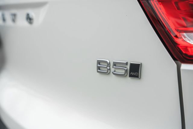 Certified 2024 Volvo XC40 B5 Ultimate w/ Protection Package Premier image 8