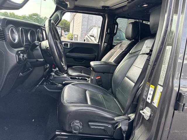 Used 2018 Jeep Wrangler Unlimited Sahara w/ Dual Top Group AWD/4WD image 7