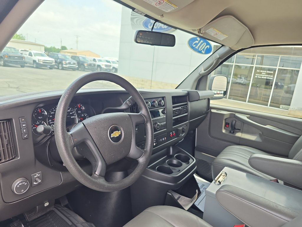Used 2015 Chevrolet Express 2500 RWD image 18