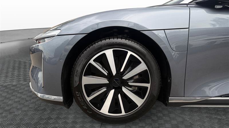 Used 2024 Lucid Air Touring AWD/4WD image 9