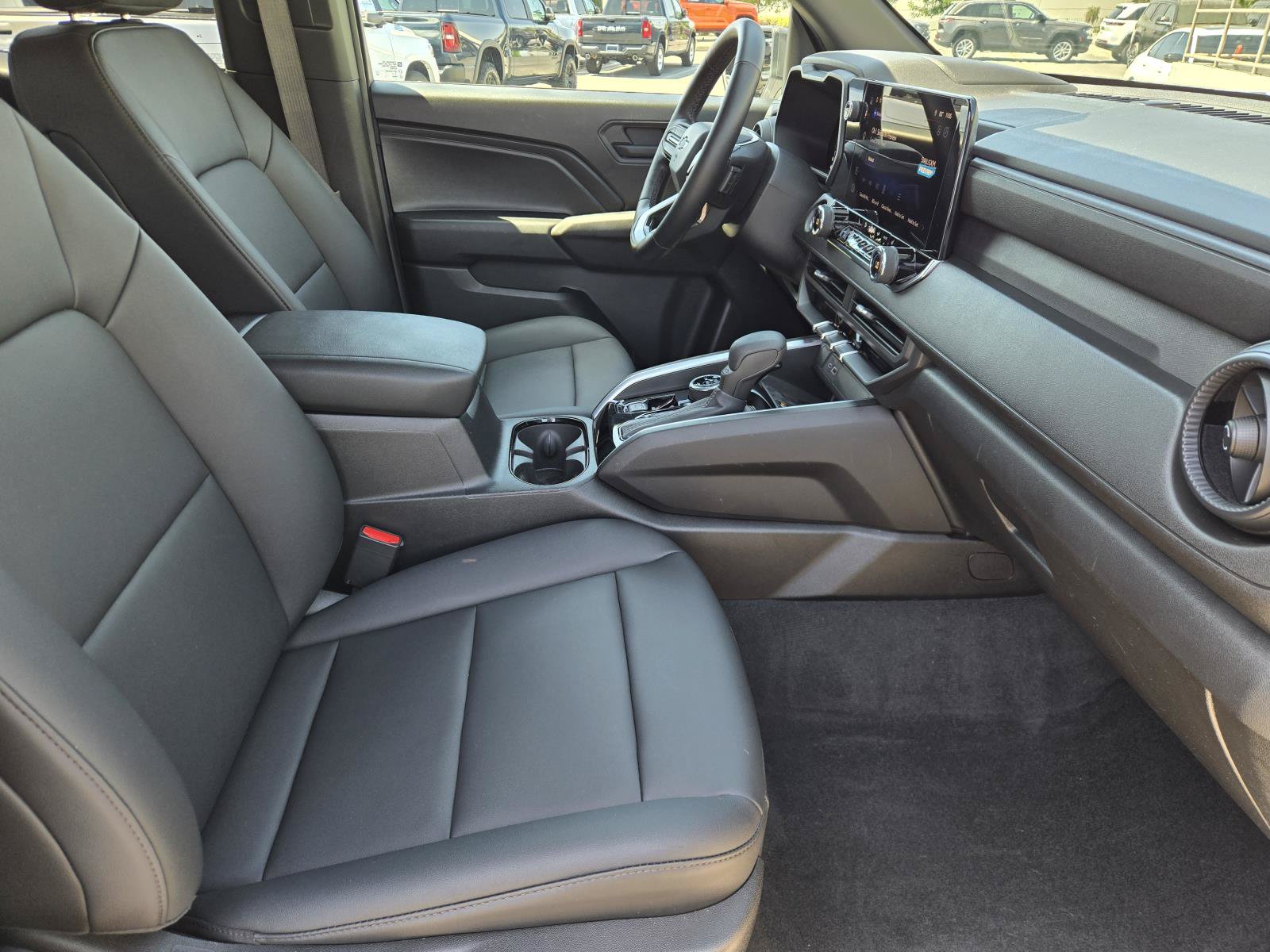 Used 2025 Chevrolet Colorado Trail Boss AWD/4WD image 30