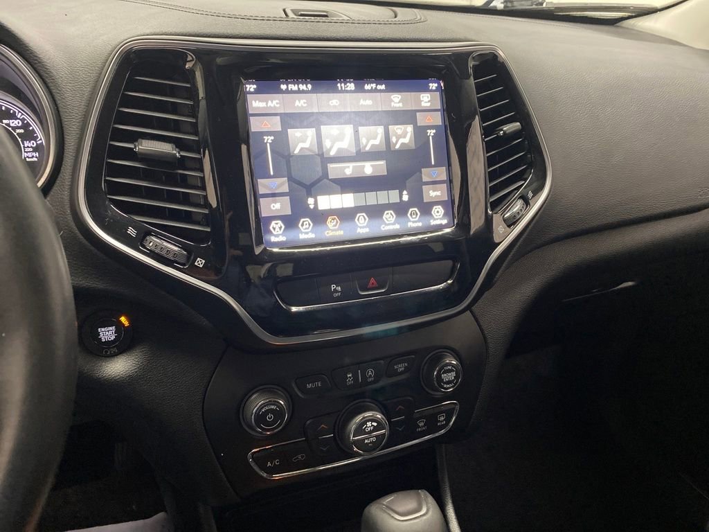 Used 2019 Jeep Cherokee Limited image 32