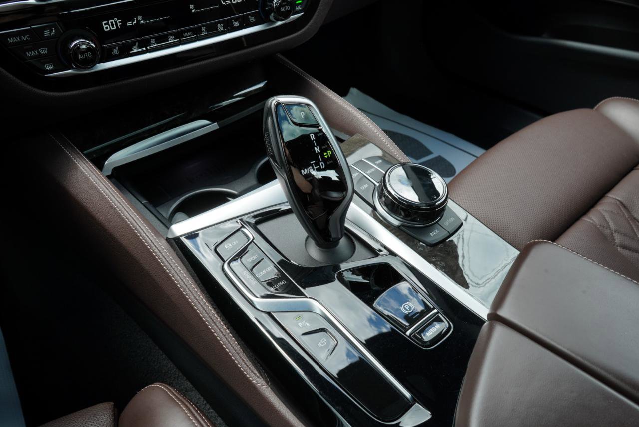 Used 2023 BMW M550i xDrive w/ Executive Package AWD/4WD image 38