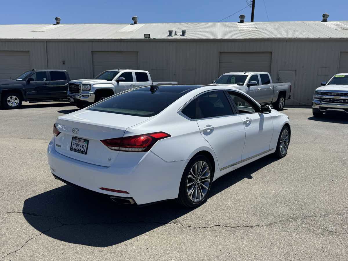 Used 2016 Hyundai Genesis 3.8 w/ Option Group 02 RWD image 10