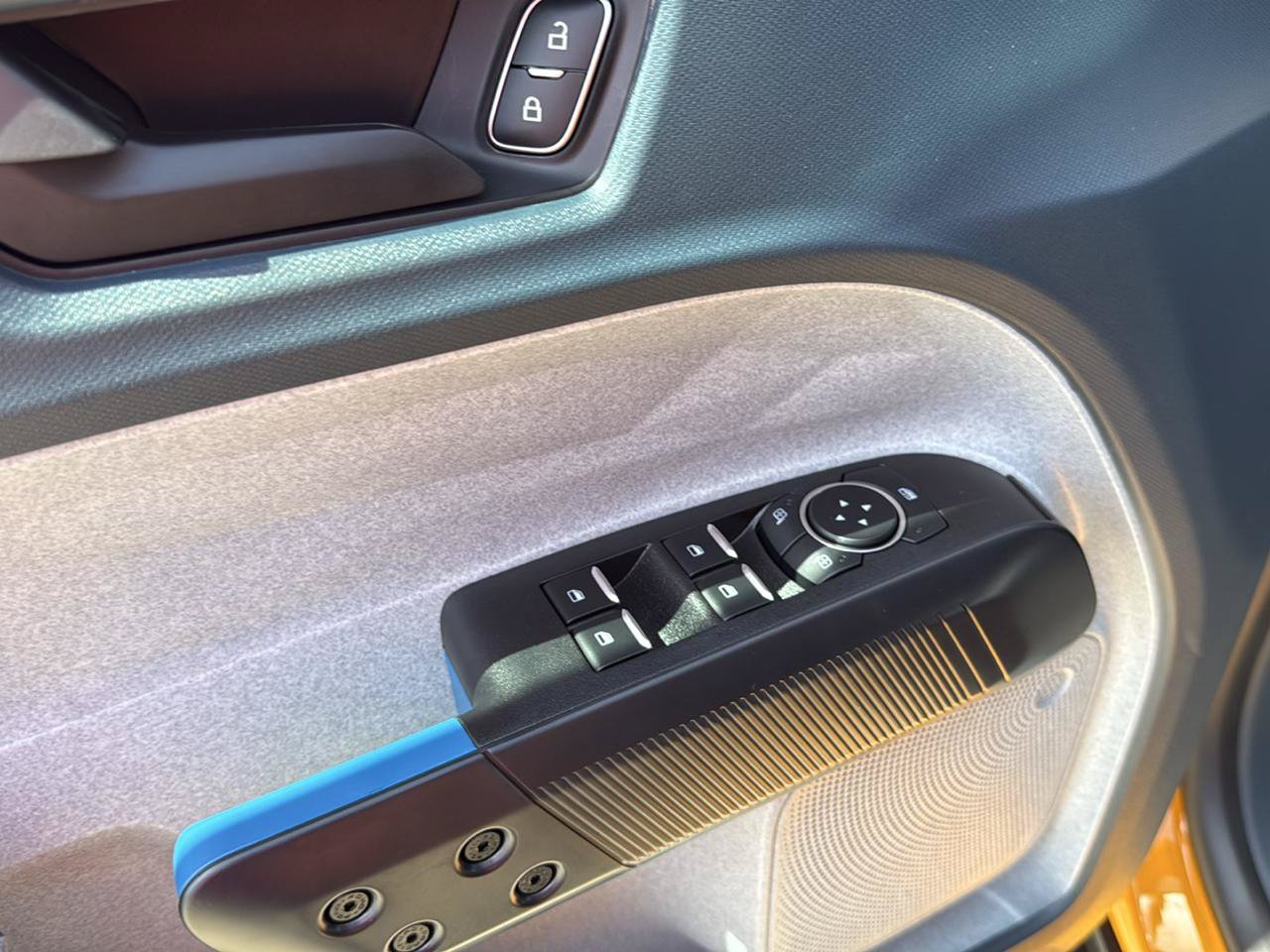 New 2026 Ford Maverick XLT w/ XLT Luxury Package FWD image 27