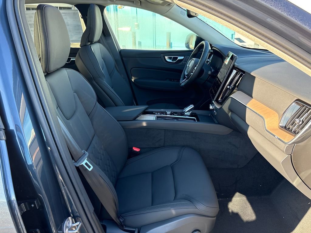 New 2026 Volvo XC60 T8 Core image 15