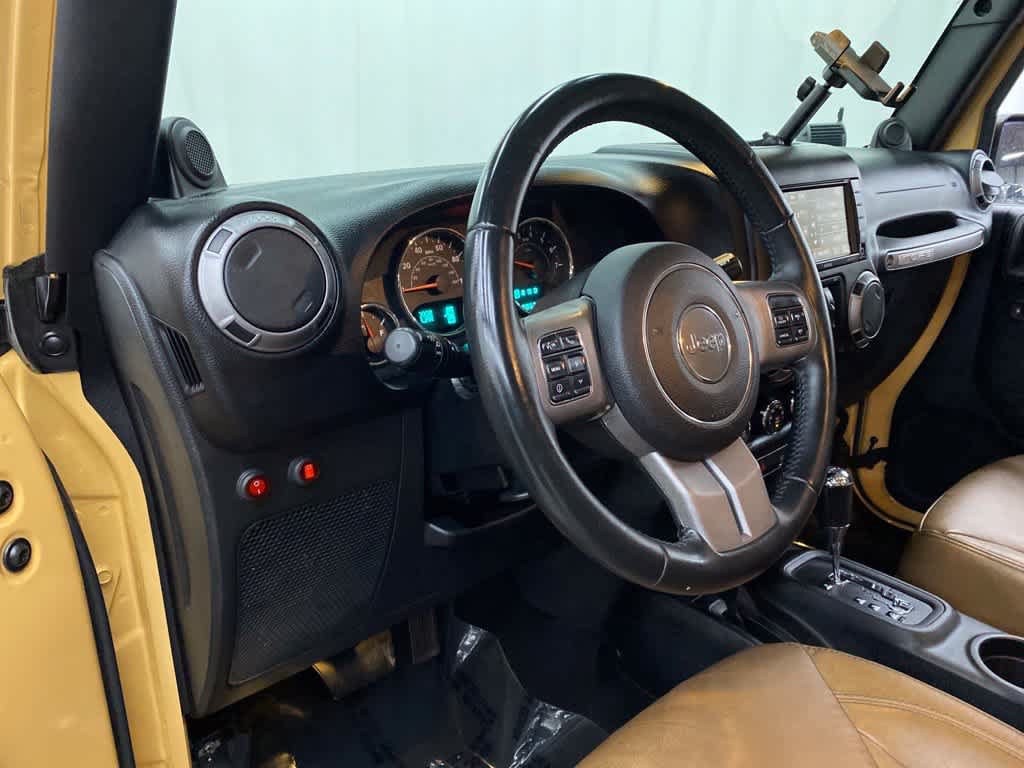 Used 2013 Jeep Wrangler Unlimited Sahara AWD/4WD image 2