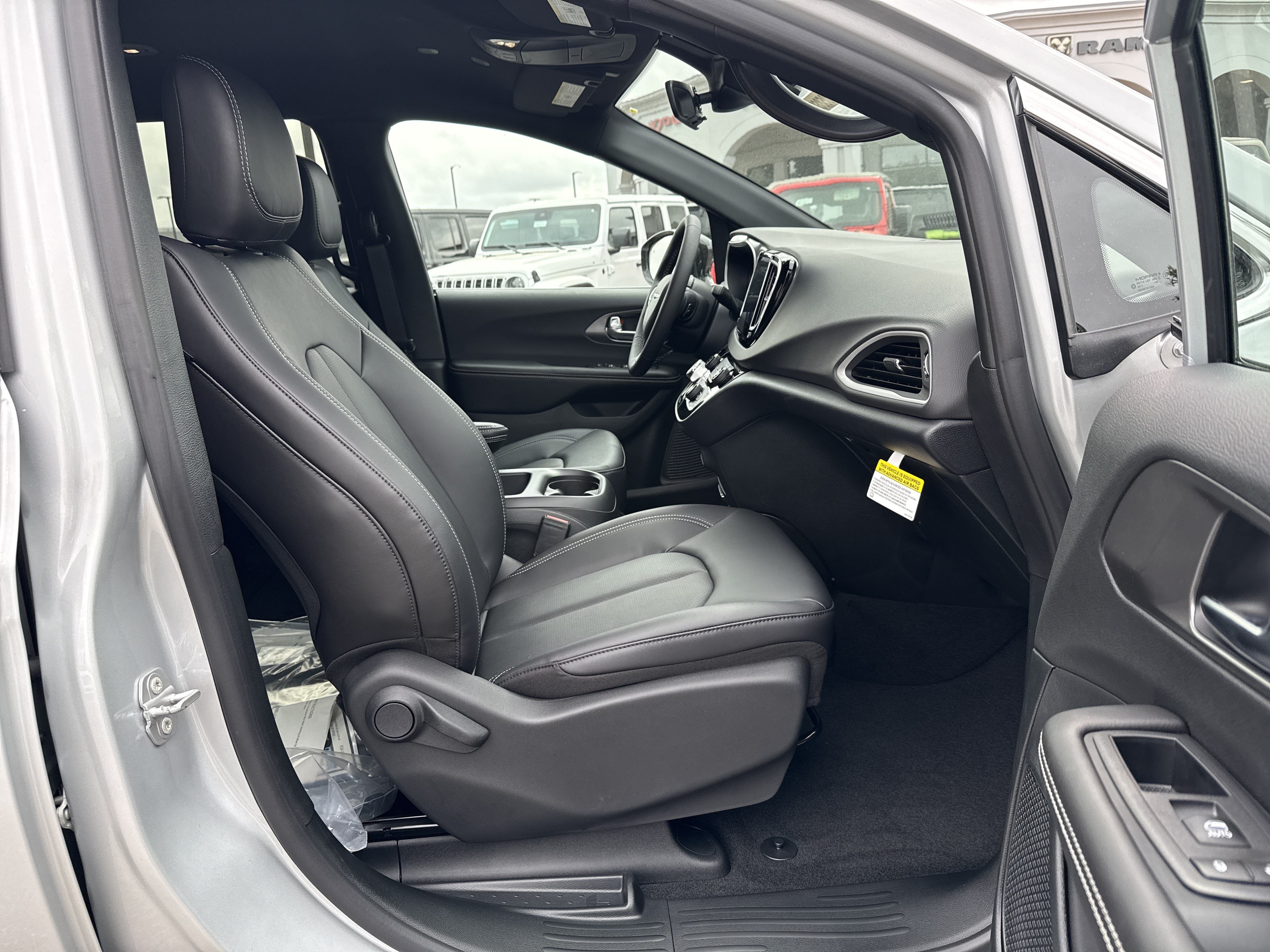 New 2026 Chrysler Voyager LX FWD image 14