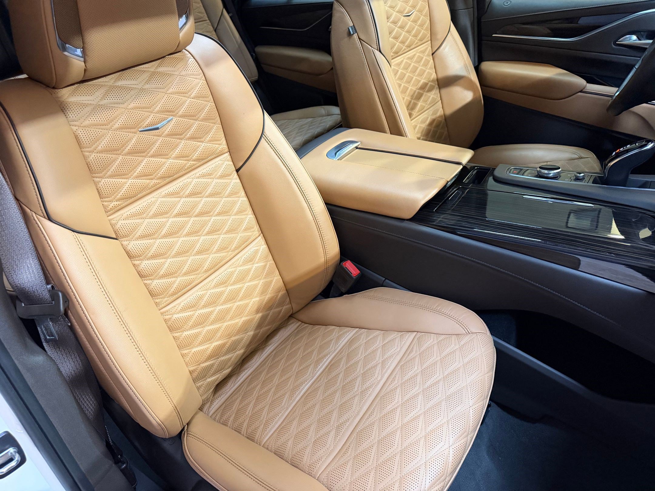 Used 2021 Cadillac Escalade Premium Luxury image 59