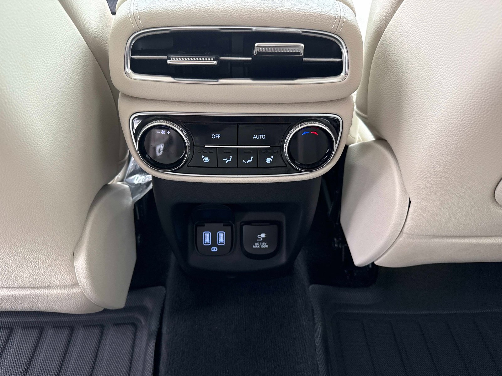 Used 2024 Genesis GV80 2.5T w/ Prestige Package image 18