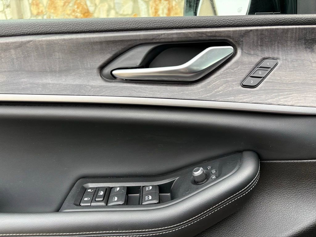 Used 2024 Jeep Grand Cherokee Limited 4xe image 22