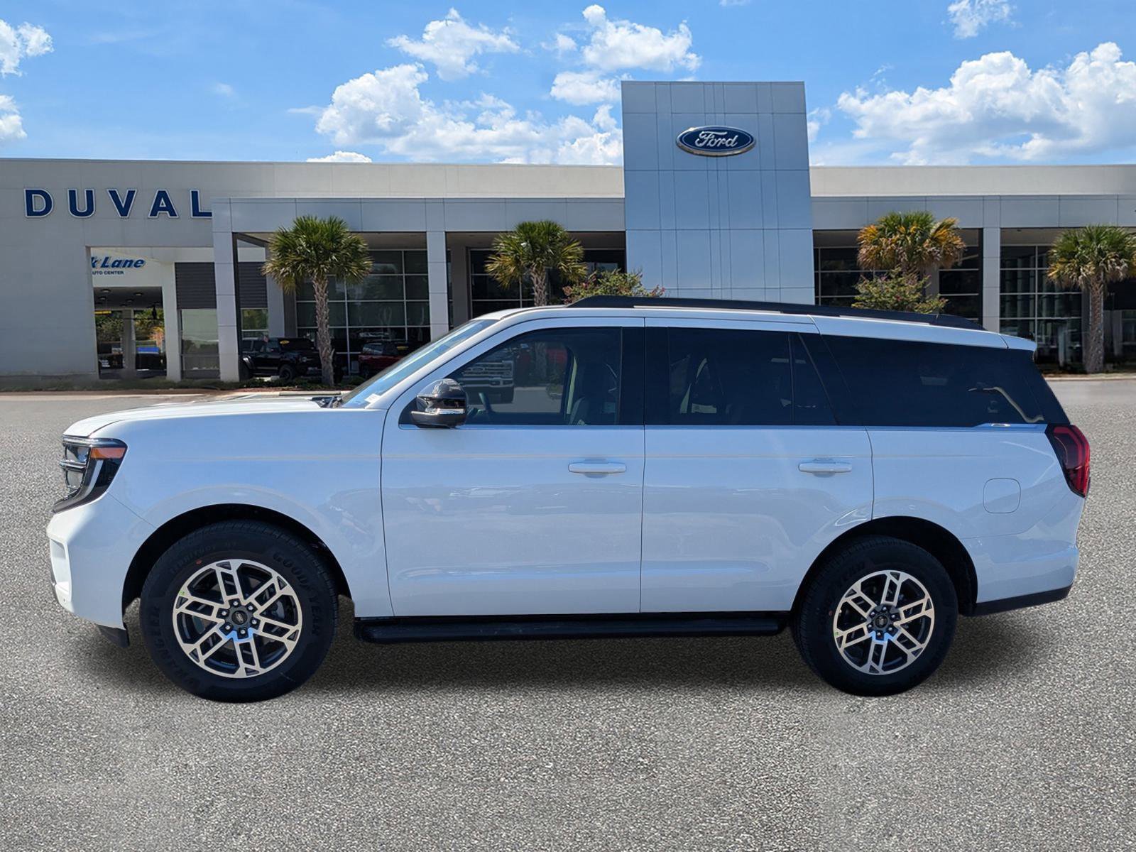 New 2025 Ford Expedition Active image 7