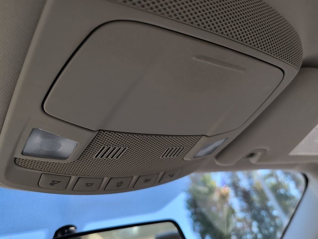 Used 2017 Ford Fusion SE w/ Fusion SE Technology Package image 20