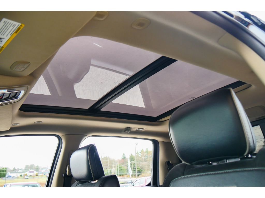Used 2019 RAM 1500 Laramie AWD/4WD image 10