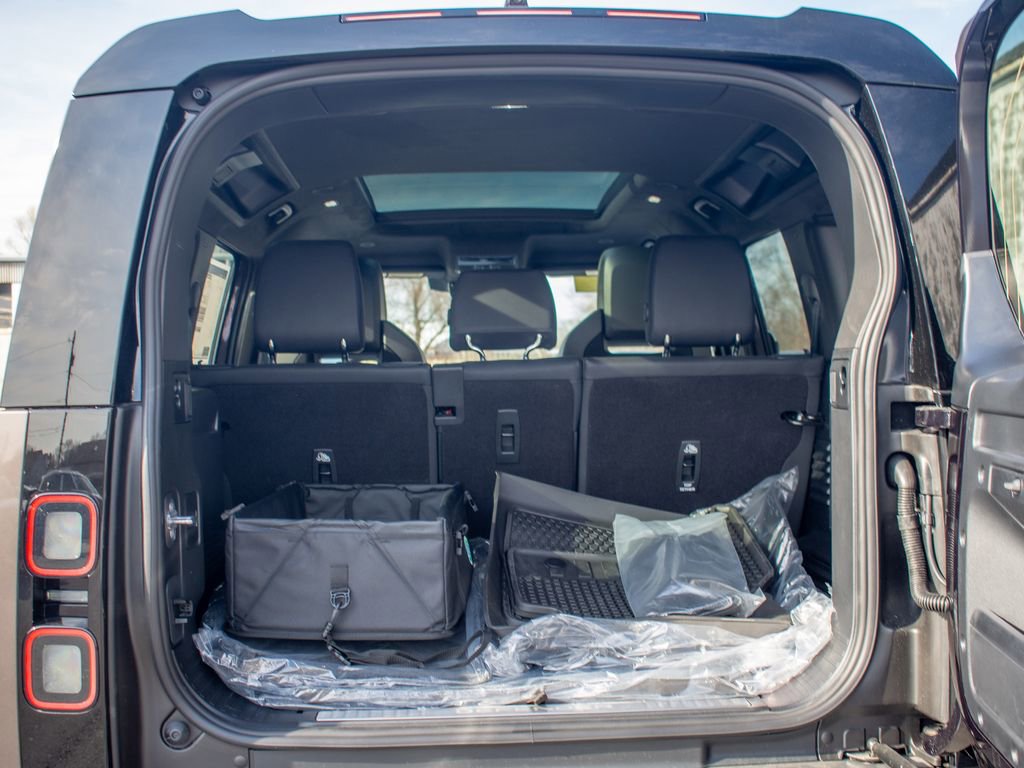 New 2026 Land Rover Defender 110 image 25