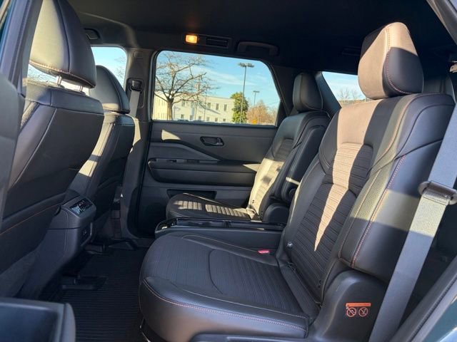 Used 2024 Nissan Pathfinder Rock Creek image 11