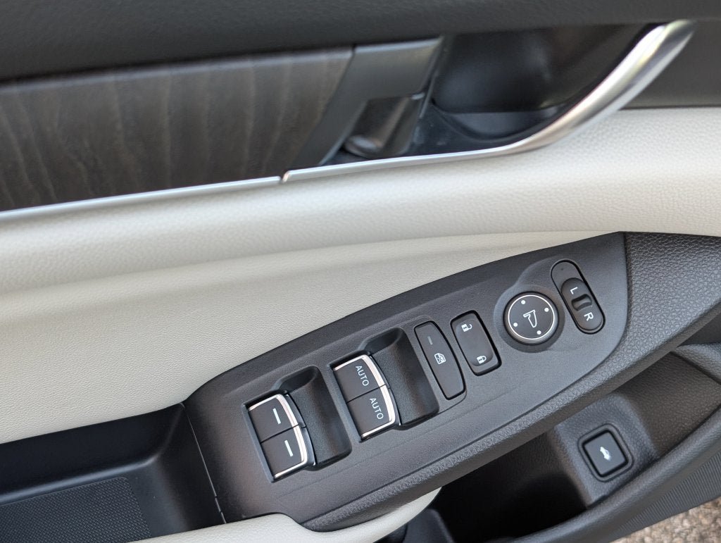 Used 2020 Honda Accord EX image 10
