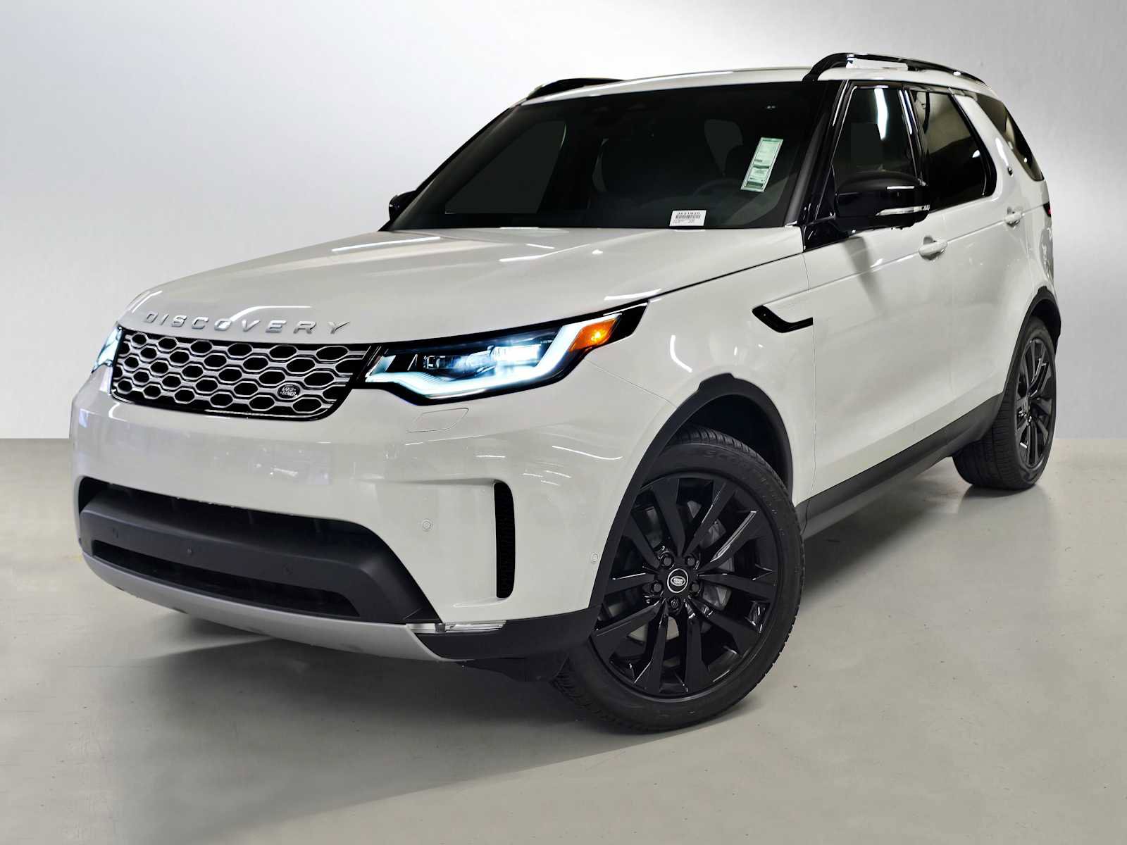 New 2026 Land Rover Discovery S AWD/4WD image 1