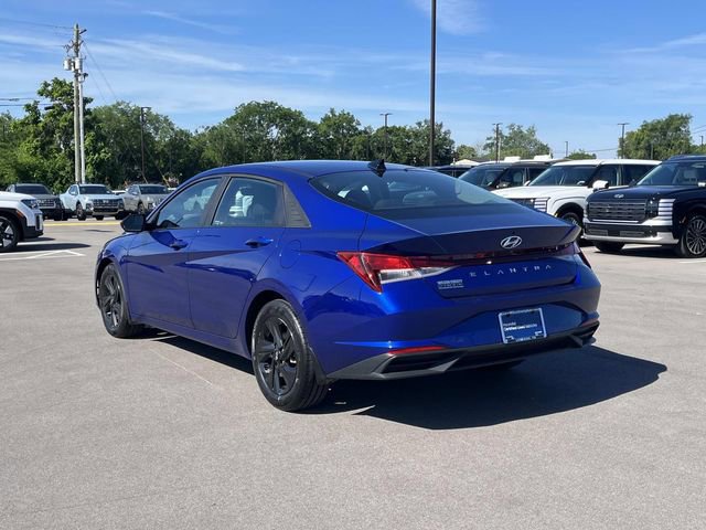 Certified 2022 Hyundai Elantra SEL w/ Convenience Package FWD image 7