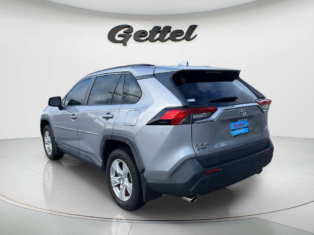 Used 2019 Toyota RAV4 XLE w/ Convenience Package FWD image 7