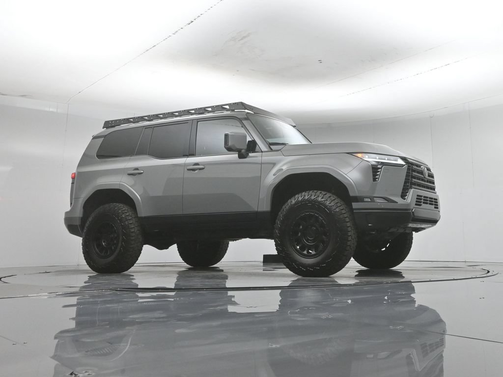 Used 2025 Lexus GX 550 AWD/4WD image 2