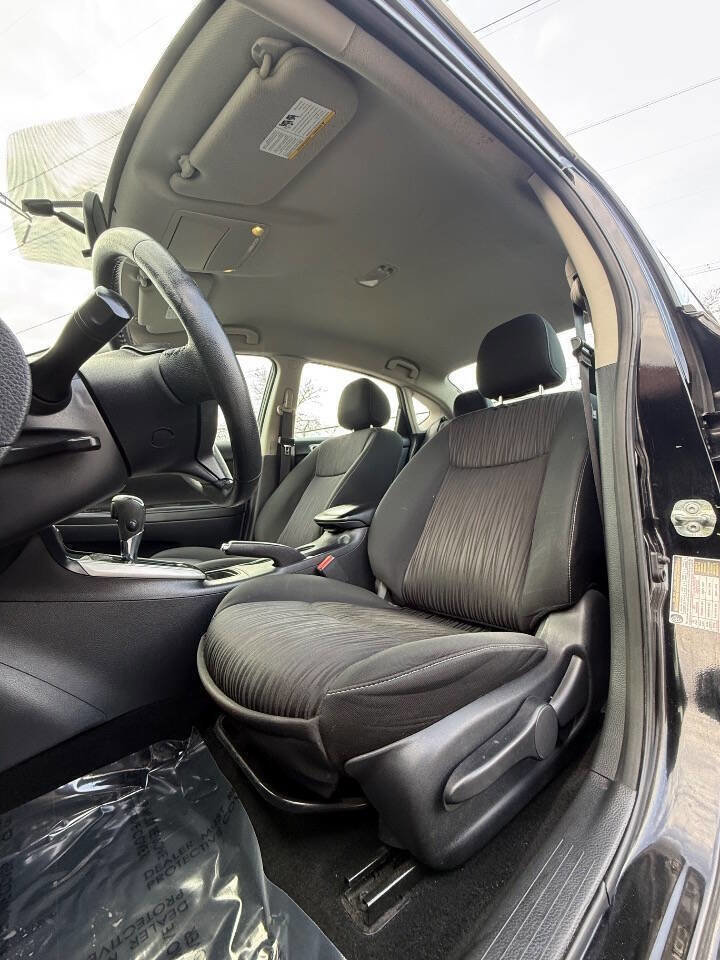 Used 2019 Nissan Sentra SV image 12